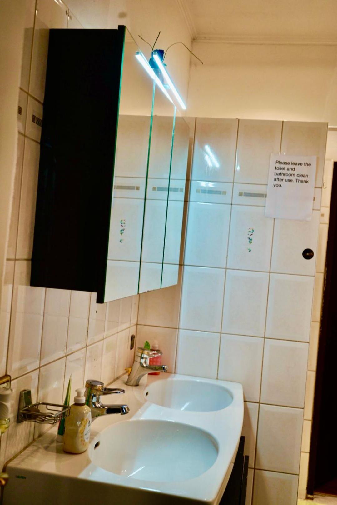 U6 Schoepfwerk Hostel 1 Wien Eksteriør bilde
